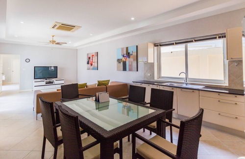 Pratumnak Hill Villa | Majestic Residence Private Pool Villa (Private Entrance to the Beach)