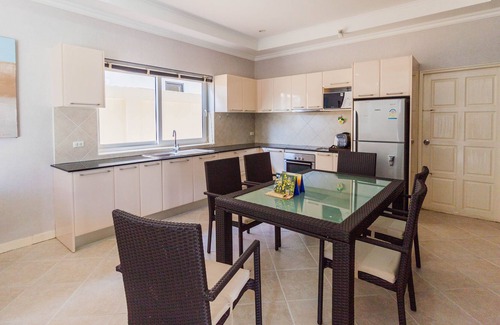 Pratumnak Hill Villa | Majestic Residence Private Pool Villa (Private Entrance to the Beach)