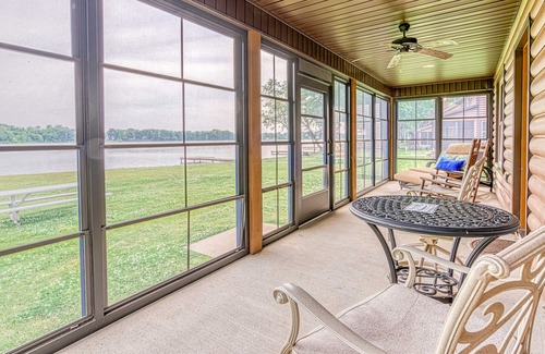 Town Creek Cabin | Majestic Sunset Lake House on Wilson Lake