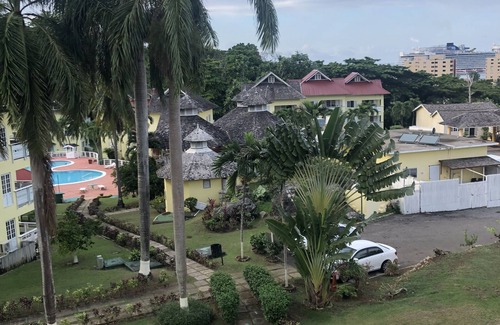 Ocho Rios Apartment | Majestic Supreme Ridge Cott