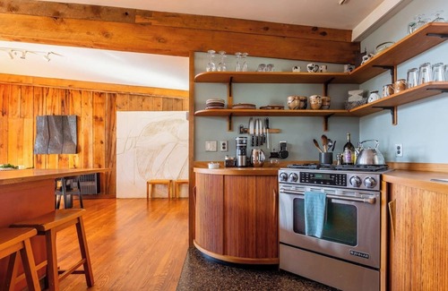 Bakersville Cabin | Majestic Views: 2 King Suites+Fire Pit+Fast Fiber Optic Internet