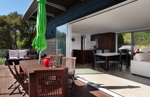 Akaroa House | Majestic Views of the harbour , boasts views of the local bays.