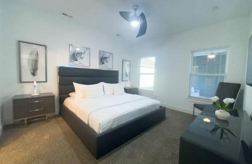 Jeffersonville House | Majesty - Work Friendly & Near Downtown