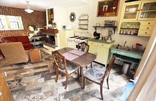 Cholula Apartment | Majikal BnB Martinlandia (Retro)