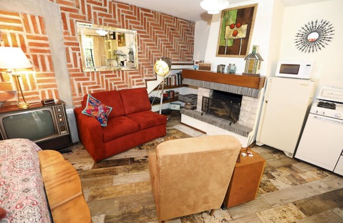 Cholula Apartment | Majikal BnB Martinlandia (Retro)