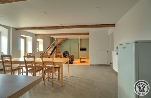 Villecheneve House | Majoa - Villecheneve