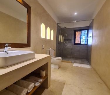 Mombasa Hotel | Makaazi Nyali