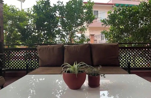Kathmandu Condo | Makach House, Condo With Beautiful Garden