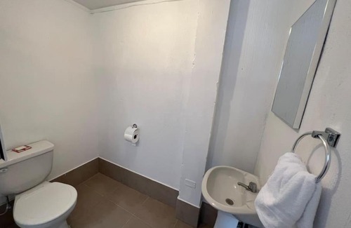 Zona 4 House | Makachi Hotel