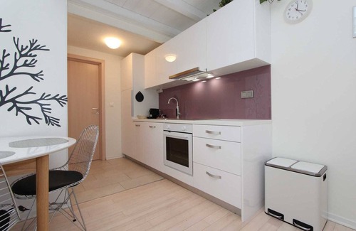Borik Apartment | MAKADO One-Bedroom Apartment (DORA)