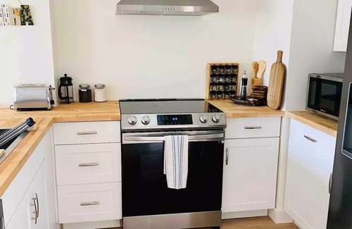 Makaha Valley Condo | Makaha Beauty - Condo in Hawaii with Ocean Views