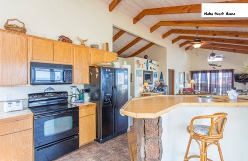 Captain Cook House | Makai Hideaway 600ft from Ocean Giant Deckn Gameroom/10 day special in Fall