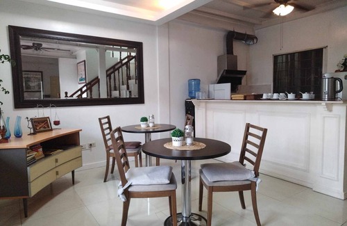 Downtown Hotel | Makati Riverside Inn