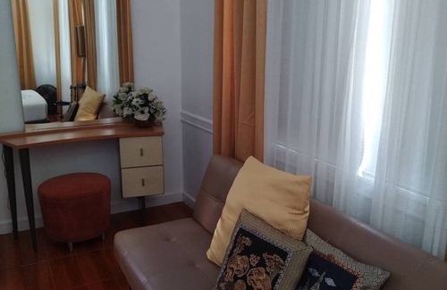 Downtown Hotel | Makati Riverside Inn
