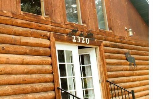 Fort Benton House | Make memories at our unique & family/pet-friendly log home in historic Ft Benton