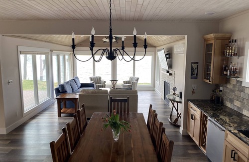 Grayling House | Make memories at this beautiful lake house on Lake Margrethe Grayling