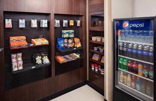 Shoreline West House | Make our Palo Alto hotel your base in Mountain in View