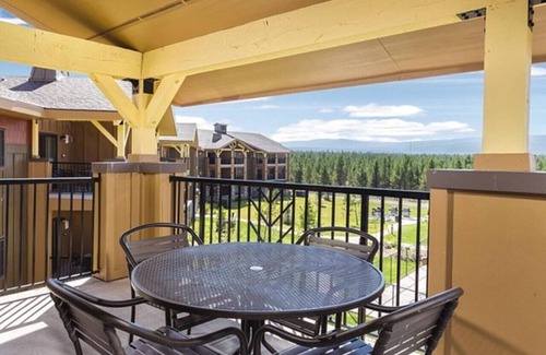 West Yellowstone Apartment | Make Yellowstone memories with the family in this 2BD vacation condo