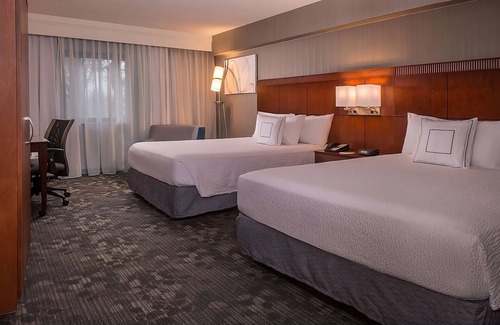 Columbia Hotel | Make Your Trip More Enjoyable! Close to Hyper Kidz, Pet-Friendly, w/Pool!