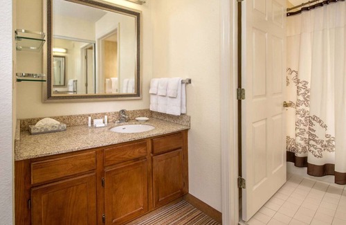 Charleston House | Make Your Trip More Enjoyable! w/Pool, Near Capitol Complex Monument Park