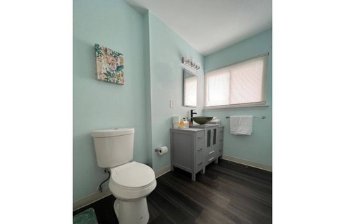 New Castle House | Make yourself at home, newly renovated 3bd 1.5 bth