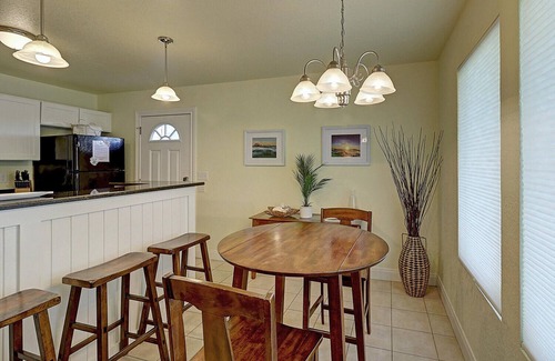 Safe Harbor House | Makin Waves - Close To Everything!