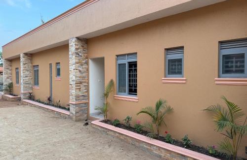 Central Kampala Bed & Breakfast | Makindye Orange House