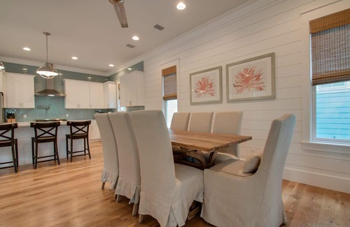 Sunnyside House | Making Memories at Carillon Beach! Short walk to beach! A perfect family getaway