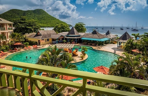 Rodney Bay Apartment | Making The Best Memories Along The Way! Outdoor Pool, Free Parking, Onsite Spa!