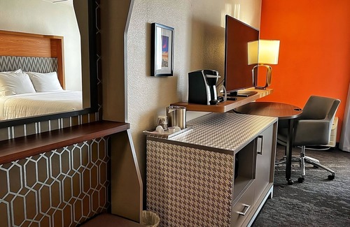 Fort Worth Hotel | Making The Best Memories Along The Way! Classy Unit, Indoor Swimming Pool!