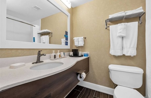 Vacaville House | Making The Best Memories Along! Pool, Pets Allowed, Close to Browns Valley Park!