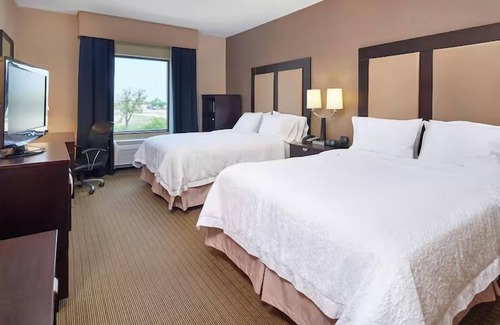 Decatur Hotel | Making The Best Memories Along The Way! 2 Relaxing Units, Pool, Free Parking!