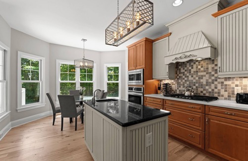 Westport Villa | Making Waves by AvantStay | Sleeps 20 + Pool