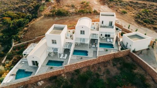 Diakofti Apartment | Makrikythera Luxury Suites - Private Pool or Hot Tub Suites