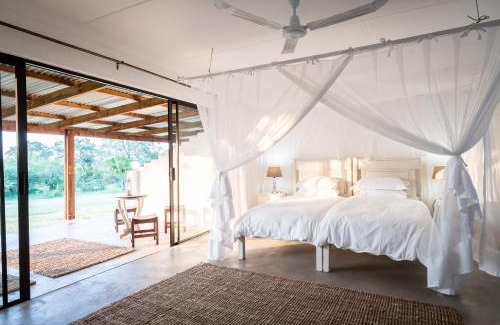 Thorny Bush Game Reserve Cabin | Makuwa Safari Lodge