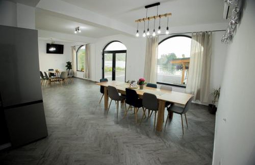 Orsova House | Mala House
