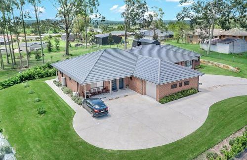 Louth Park Apartment | Mala Retreat Sleeps 7, Two Bedrooms & Ensuites