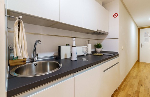 El Molinillo Apartment | MalagaSuite cozy center apartment & parking