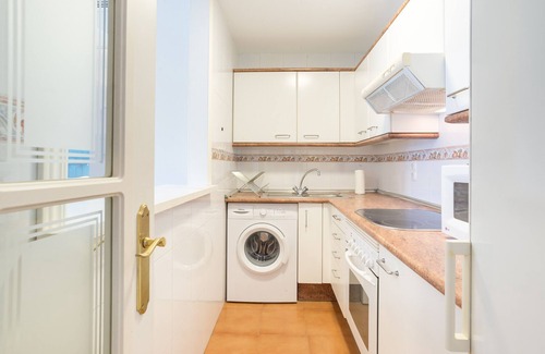 Torremolinos Apartment | MalagaSuite Lux Beach & Pool