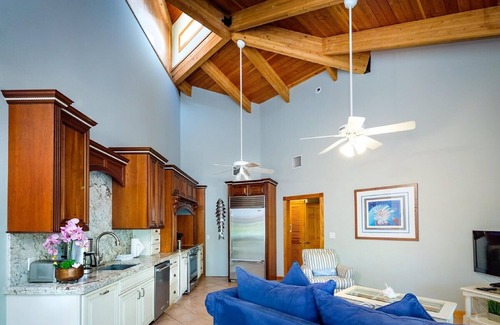 Islamorada House | Malayan Palm North 2 Bedrooms, 1 Bath, Garden View