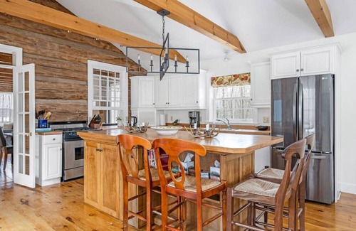 Grey Highlands Ski Chalet | Malcom Cottage · Stunning 6 Bedroom Chalet In Beaver Valley!