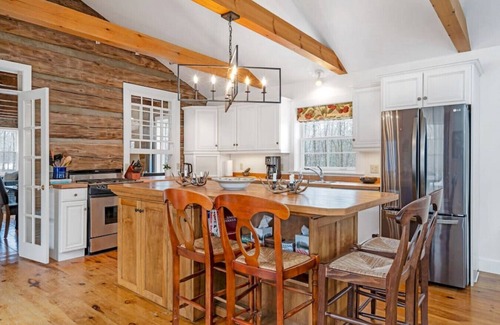 Grey Highlands Ski Chalet | Malcom Cottage · Stunning 6 Bedroom Chalet In Beaver Valley!