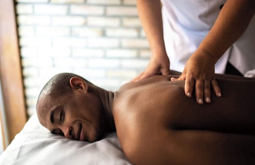 Kollupitiya Hotel | Male Massage therapist for colombo with A/C comfortable room