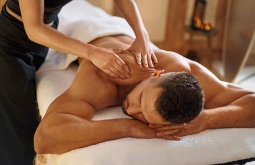 Kollupitiya Hotel | Male Massage therapist for colombo with A/C comfortable room