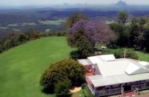 Maleny House | Maleny - 3 bedroom house with Outstanding Sunshine Coast Hinterland Views