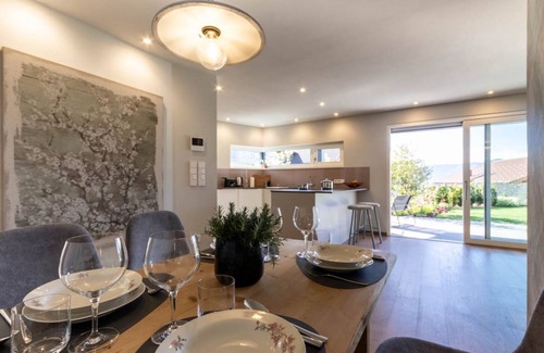 Tirolo Apartment | Mali Apartment Garden Suite