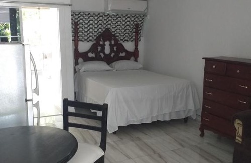Saint Andrew Apartment | Malia's Cozy Studio