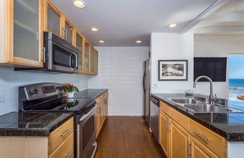 Malibu House | Malibu Beach House 70 ft Of Sand On Private Beach