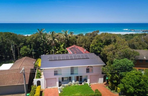 Lake Cathie House | Malibu Beach House