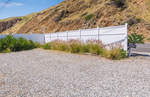 Malibu House | Malibu Beach Pad - Awesome Secluded Beachfront Home